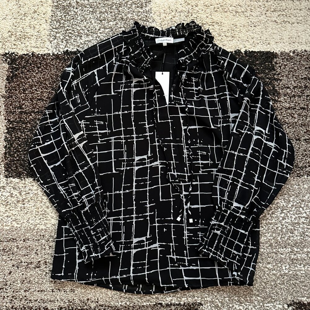 CALVIN KLEIN (L) Black White Geometric Print Chiffon Peasant Blouse Top Tie-Neck